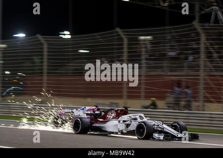 Sakhir, Bahreïn. Le 08 Avr, 2018. Sport Automobile : Championnat du Monde de Formule 1 de la FIA 2018, Grand Prix de Bahreïn, # 9 Marcus Ericsson (SWE, Sauber F1 Team), l'utilisation de crédit dans le monde entier | : dpa/Alamy Live News Banque D'Images