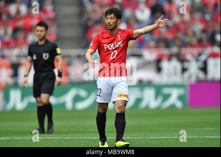 Saitama, Japon. Apr 7, 2018. Yuki Abe (rouges) Football/soccer : 2018 J1 match de championnat entre Urawa Red Diamonds 1-0 Vegalta Sendai à Saitama Stadium 2002 à Saitama, Japon . Credit : AFLO/Alamy Live News Banque D'Images