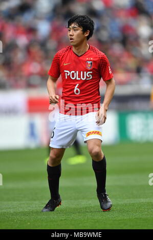 Saitama, Japon. Apr 7, 2018. Wataru Endo (rouges) Football/soccer : 2018 J1 match de championnat entre Urawa Red Diamonds 1-0 Vegalta Sendai à Saitama Stadium 2002 à Saitama, Japon . Credit : AFLO/Alamy Live News Banque D'Images