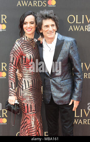 London UK. 8 avril, 2018. Sally Wood, Ronnie Wood, l'Olivier Awards, le Royal Albert Hall, Londres, Royaume-Uni 08 avril 2018, photo de Richard Goldschmidt : Riche de crédit Gold/Alamy Live News Banque D'Images