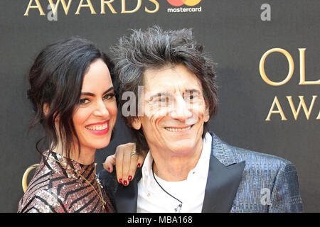 London UK. 8 avril, 2018. Sally Wood, Ronnie Wood, l'Olivier Awards, le Royal Albert Hall, Londres, Royaume-Uni 08 avril 2018, photo de Richard Goldschmidt : Riche de crédit Gold/Alamy Live News Banque D'Images