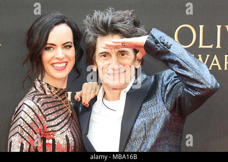 London UK. 8 avril, 2018. Sally Wood, Ronnie Wood, l'Olivier Awards, le Royal Albert Hall, Londres, Royaume-Uni 08 avril 2018, photo de Richard Goldschmidt : Riche de crédit Gold/Alamy Live News Banque D'Images