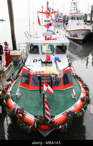 08 avril 2018, l'Allemagne, Wangerooge : Avant la cérémonie de lancement du nouveau bateau de sauvetage maritime 'FRITZ THIEME', le bateau, c'est calmement ancré au port de Wangerooge dans la mer du Nord. Photo : afp/Assanimoghaddam Mohssen Banque D'Images