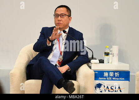 (180409) --, 9 avril 2018 (Xinhua) -- Jamie SZE Wine-lui, vice-président de la Fédération de la jeunesse, et membre fondateur et président émérite de l'Association des élites Y., prend la parole à la session de 'obtenir la distance droite : fermer, mais propre' pendant le Forum de Boao pour l'Asie Conférence annuelle en 2018, le sud de la Chine, province de Hainan, le 9 avril 2018. (Xinhua/Yang Guanyu) (CTT) Banque D'Images