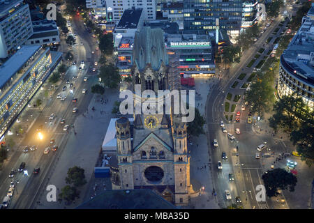 Berlin, Allemagne. Sep 21, 2016. Une vue de la Gedächtniskirche (Église du Souvenir) à partir de la 33e étage de la construction de l'emplacement de la nouvelle tour 'Upper West' sur le Kurfürstendamm à Berlin, le 21.09.2016. Utilisation dans le monde entier | Credit : dpa/Alamy Live News Banque D'Images