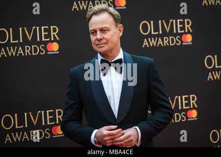 Londres, Royaume-Uni. 8 avril, 2018. L'acteur et chanteur australien Jason Donovan sur le tapis rouge à l'Olivier Awards 2018 s'est tenue au Royal Albert Hall à Londres. Il a interprété une chanson de Joseph pour célébrer le 50e anniversaire du salon Crédit : David Betteridge/Alamy Live News Banque D'Images