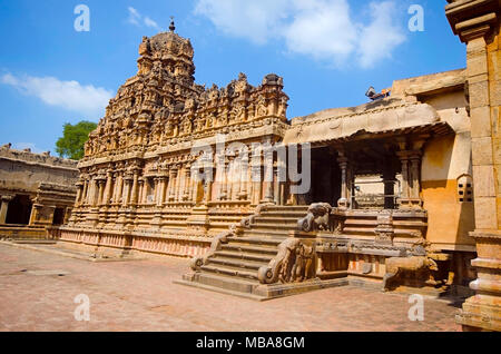 Vue extérieure du Temple de Brihadisvara, Thanjavur, Tamil Nadu, Inde. Temple Hindou dédié au Dieu Shiva. Banque D'Images