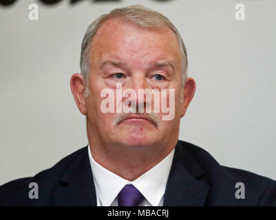 Jim Wilson de main rouge Commando (RHC) à Bibliothèque Linenhall, Belfast, où un Loyaliste Déclaration de transformation a été annoncé. Banque D'Images