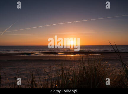 Coucher de soleil sur l'île d'Ameland, Holland Banque D'Images