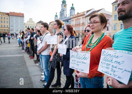 Ceske Budejovice, République tchèque. 09 avr, 2018. Réunion commémorative à la mémoire des victimes de guerre, camp de concentration pour Roms à Lety a eu lieu dans la région de Ceske Budejovice, République tchèque le Lundi, Avril 9, 2018. Crédit : Petr Skrivanek/CTK Photo/Alamy Live News Banque D'Images