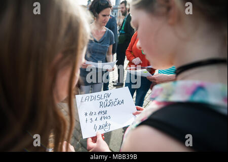 Ceske Budejovice, République tchèque. 09 avr, 2018. Réunion commémorative à la mémoire des victimes de guerre, camp de concentration pour Roms à Lety a eu lieu dans la région de Ceske Budejovice, République tchèque le Lundi, Avril 9, 2018. Crédit : Petr Skrivanek/CTK Photo/Alamy Live News Banque D'Images