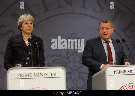 Copenhague, Danemark - 09 avril, 2018 : le premier ministre britannique Theresa visites Mai Le Premier ministre danois Lars Loekke Rasmussen, à Copenhague, au Danemark, pour discuter de l'poisen perpétré à Salisbury, Angleterre, et Brexit. Credit : OJPHOTOS/Alamy Live News Banque D'Images