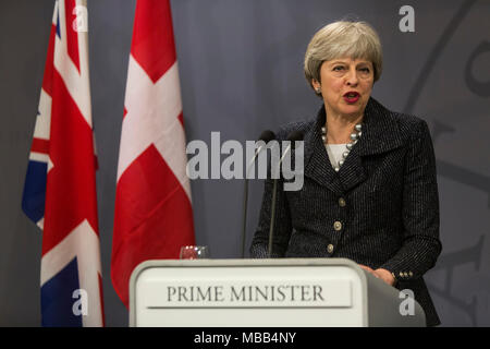 Copenhague, Danemark - 09 avril, 2018 : le premier ministre britannique Theresa visites Mai Le Premier ministre danois Lars Loekke Rasmussen, à Copenhague, au Danemark, pour discuter de l'poisen perpétré à Salisbury, Angleterre, et Brexit. Credit : OJPHOTOS/Alamy Live News Banque D'Images