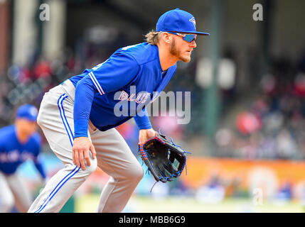 Apr 08, 2018 : Blue Jays de Toronto de troisième but Josh Donaldson # 20 lors d'un match entre la MLB les Blue Jays de Toronto et les Rangers du Texas à Globe Life Park à Arlington, TX Texas défait Toronto 7-4 Albert Pena/CSM. Banque D'Images