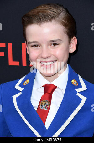 Hollywood, CA, USA. Apr 9, 2018. Maxwell Jenkins. L'NETFLIX ''Perdu dans l'espace'' Saison 1 Premiere événement tenu au Arclight Cinerama Dome d'Hollywood. Credit : Birdie Thompson/AdMedia/ZUMA/Alamy Fil Live News Banque D'Images