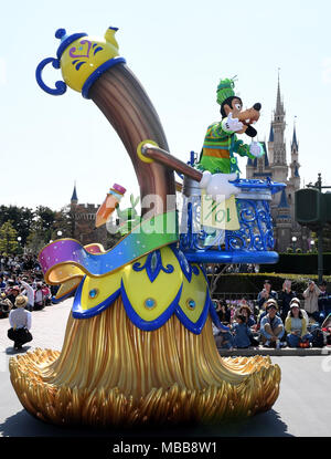 Tokyo, Japon. 10 avr, 2018. Le Tokyo Disneyland est titulaire d'une répétition pour la célébration du 35ème anniversaire de l'ouverture à Tokyo, Japon, le 10 avril 2018. Le Tokyo Disneyland a ouvert ses portes le 15 Apirl, 1983. Credit : Ma Ping/Xinhua/Alamy Live News Banque D'Images