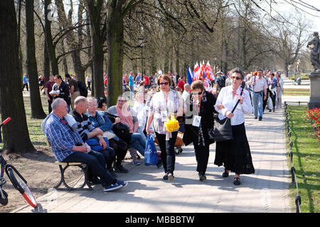 Varsovie, Pologne - Mardi 10 avril 2018 - Arrivée à Plac Pilsudskiego de prendre part à la commémoration publique pour se souvenir des victimes de la Smolensk ( Russie ) air crash en 2010 lorsqu'une armée de l'Air polonaise d'un VIP tuant 96 personnes dont le président de Pologne Lech Kaczynski et son épouse Maria. Photo Steven Mai / Alamy Live News Banque D'Images
