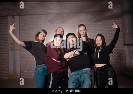 Les jeunes en plein air décontracté clothers Banque D'Images