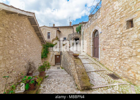 Vallo di Nera (Italie) - un très petit et magnifique ville médiévale hill en province de Pérouse, Ombrie, choisir l'un des plus beaux village de France Banque D'Images