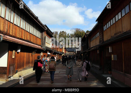 Higashi Chaya, une sorte de vieille ville de Kanazawa qui est également populaire en tant que district de Geisha. Beaucoup de gens portant des Kimono ici. Prises à Kanazawa, Février 2018 Banque D'Images