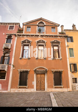 Campo dei Frari à Venise Ville. L'Italie. Cette place, centre de quartier de San Polo. Banque D'Images