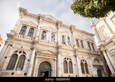 Scuola Grande di San Rocco à Venise. L'Italie. Vue de face. Belle façade. Banque D'Images