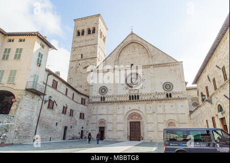 ASSISI, ITALIE - Le 23 janvier 2010 : San Rufino ou Rufinus d'assise est une église à Assise, en Italie. Assise est célèbre pour le lieu de naissance de Saint Fran Banque D'Images