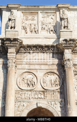 ROME, ITALIE - Le 21 janvier 2010 : Détail de l'Arc de Constantin. C'est un arc de triomphe à Rome, près du Colisée et c'est l'un des derniers Banque D'Images