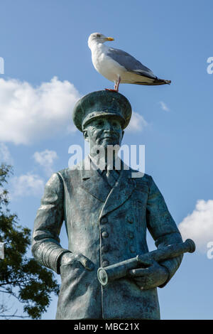 Statue de l'amiral sir Bertram Ramsay Accueil, commandant de la marine au cours de l'évacuation de Dunkerque en 1940 et de D-Day en 1944, le château de Douvres, Kent Banque D'Images