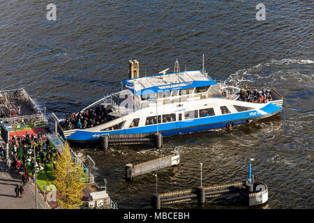 Croisière en bateau ferry ville Amsterdam, Holland Banque D'Images