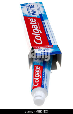 Dentifrice Colgate blanc avancée Banque D'Images