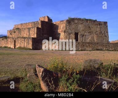L'archéologie mexicaine. Monte Alban a une histoire complexe, ses bâtiments couvrent des périodes datant de 600 avant JC à 750 AD.C'est l'ancien observatoire appelé Mont J. Banque D'Images