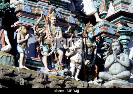 L'hindouisme - la mythologie hindoue - Madras - détails des figures mythologiques hindoues sur la façade de l'Kaapaleeshwara temple, à Madras, en Inde. - © /CW Banque D'Images