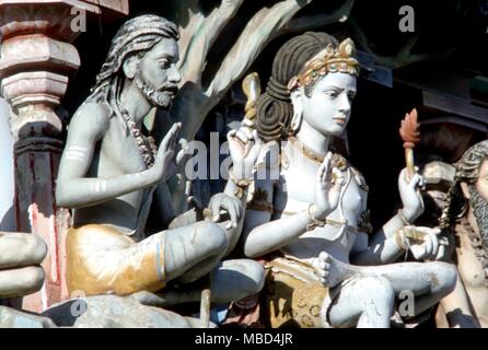 L'hindouisme - la mythologie hindoue - Détails des figures mythologiques hindoues sur la façade de l'Kaapaleeshwara temple à Madras, en Inde. - © /CW Banque D'Images