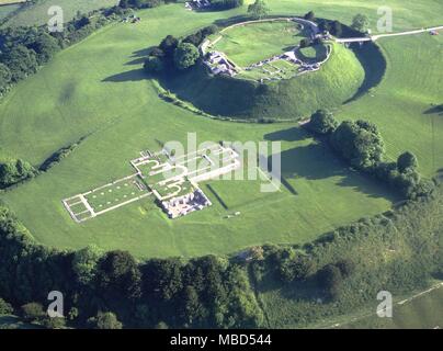 Old Sarum, Wiltshire. Le tumulus de l'âge de fer hill fort dans lequel a été construite la première cathédrale de Salisbury. Le plan est clairement marqué et il est dit pour être un important centre de leys. Banque D'Images