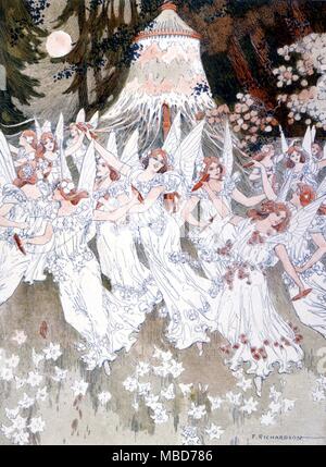 Fairies - tissage du manteau magique - illustration par F Richardson c.1907 - note la tente-comme la forme de manteau magique Banque D'Images