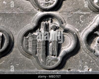 Amiens - La centrale des symboles alchimiques porche de la cathédrale d'Amiens. Pour plus de détails de sens, voir "Fulcanelli Le mystère des Cathedrales", 1971. Banque D'Images