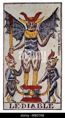 Cartes de tarot - LE DIABLE Le Diable, carte ou carte de diable, le Tarot pack imprimé à Besançon par J. Blanche. Bien qu'imprimé vers 1835, la conception de ce pont étaient volontairement. archaizing Ils semblent avoir été de couleur au pochoir. Banque D'Images