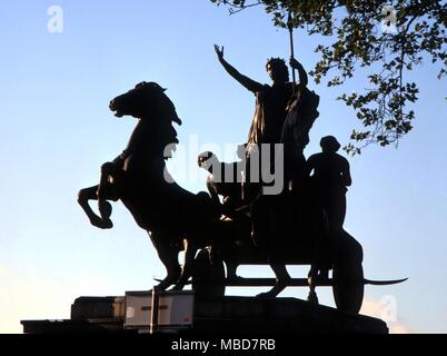 Boudicia LA MYTHOLOGIE britannique et ses filles dans leur char. Statue à l'extrémité nord du pont de Westminster, Londres Banque D'Images