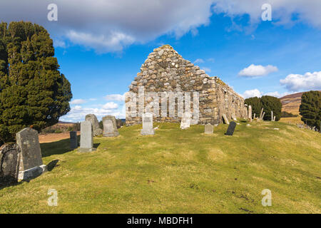 Pierres tombales et ruines de l'église de Cill Chriosd Church, Kilchrist Church, près de Broadford sur l'île de Skye, Ecosse, Royaume-Uni en mars Banque D'Images