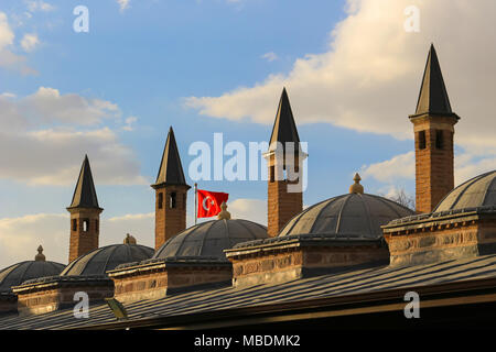 Mausolée de Mevlana de coupoles et tours en Turquie Banque D'Images