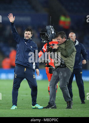 Tottenham Hotspur manager Mauricio Pochettino célèbre sa victoire sur l'équipe de Leicester City au cours de la Premier League match à la King Power Stadium, Leicester. Banque D'Images