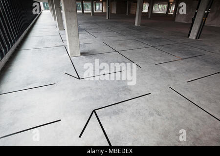 L'espace de bureau brut avec de nouveaux bureaux décrites dans la bande. Banque D'Images