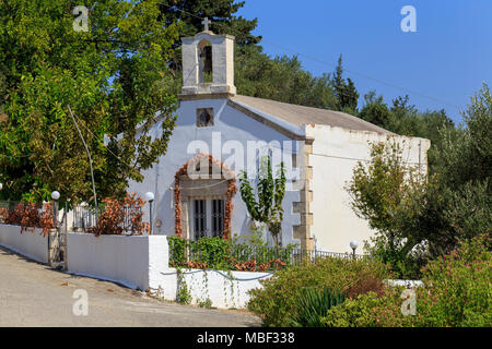 Une petite chapelle orthodoxe grecque dans le village de Nippos,Apokoronas, Crète, Grèce Banque D'Images