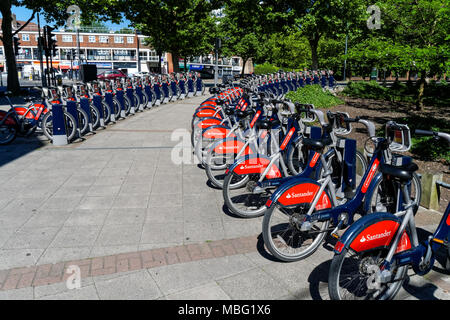 Cycles de Santander station d'embaucher à Londres, Angleterre Royaume-Uni UK Banque D'Images