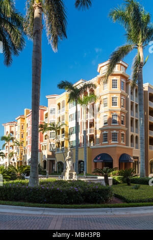 Bayfront, un quartier résidentiel et commercial dans la communauté Naples, Floride, USA Banque D'Images