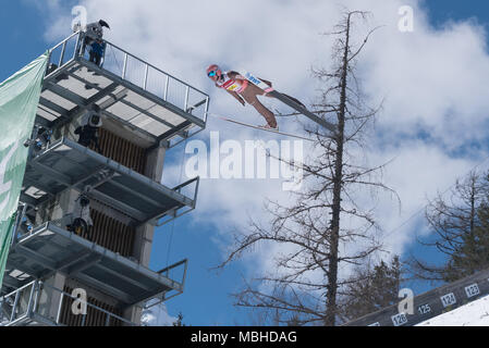 PLANICA, en Slovénie - 24 mars 2018 : Coupe du monde de saut Final - KUBACKI Dawid POL Banque D'Images