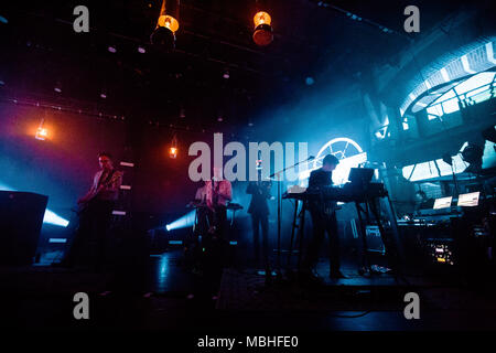 Cambridge, UK. 10 avril, 2018. Le Service public de radiodiffusion effectue tous les titres de l'album Live at the Valley Corn Exchange, Cambridge. Richard Etteridge/Alamy Live News Banque D'Images