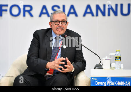 (180411) -- Avril 11,2018, BOAO (Xinhua) -- Devang Vipin Khakhar, directeur de l'Institut indien de technologie de Bombay, prend la parole à la session de 'l'enseignement privé" au cours le Forum de Boao pour l'Asie Conférence annuelle en 2018, le sud de la Chine, province de Hainan, le 11 avril 2018. (Xinhua/Guo Cheng) (wyl) Banque D'Images