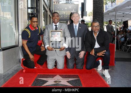 Los Angeles, CA, USA. 10 avr, 2018. Martin Lawrence, Tracy Morgan, Leron Gubler, Jordanie Peele à la cérémonie d'intronisation pour l'étoile sur le Hollywood Walk of Fame pour Tracy Morgan, Hollywood Boulevard, Los Angeles, CA, 10 avril 2018. Crédit : Michael Germana/Everett Collection/Alamy Live News Banque D'Images